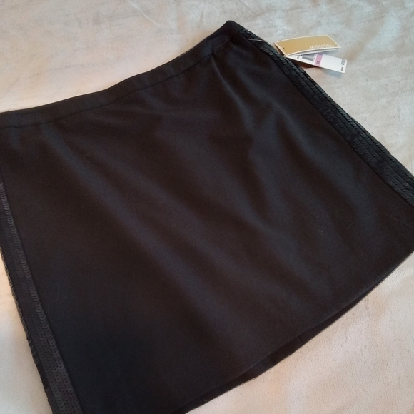 $120 Retail MK Michael Kors Black mini skirt with sequin sides - Picture 8 of 10
